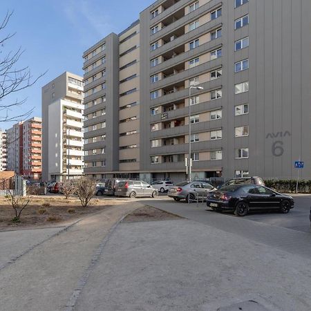 Avia Apartment Three Bedroom Two Balcony Ac & Parking By Noclegi Renters Krakow Exterior photo